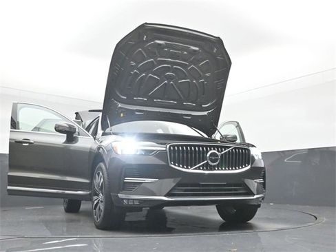 Used 2022 Volvo XC60 B5 Inscription w/ Protection Package Premier image 54