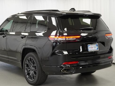 Used 2024 Jeep Grand Cherokee L Summit AWD/4WD image 45