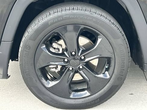 Certified 2021 Jeep Compass Latitude FWD image 10