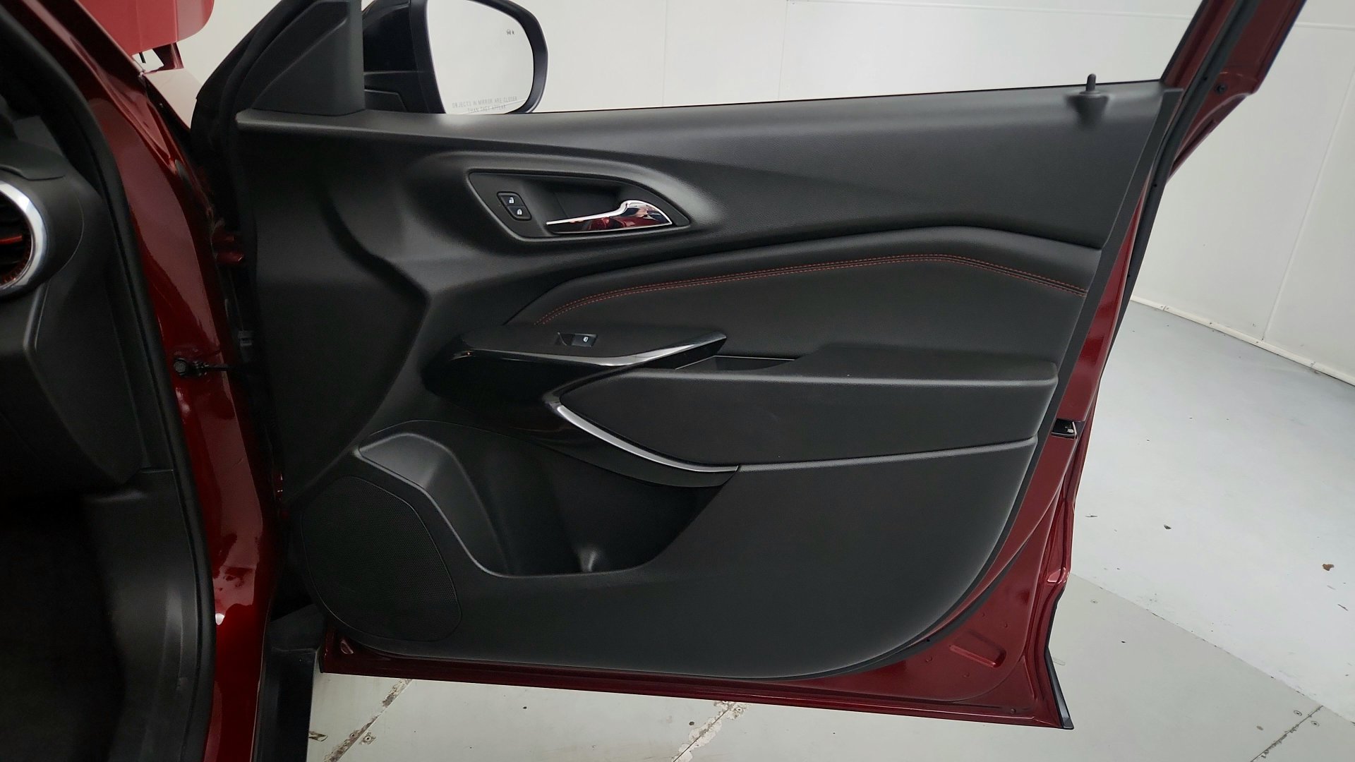 Used 2024 Chevrolet Trax RS w/ Driver Confidence Package FWD image 28