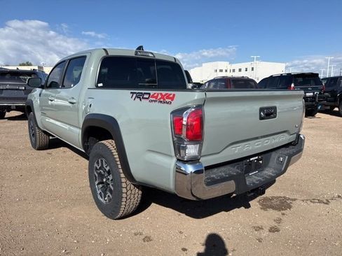 Used 2022 Toyota Tacoma TRD Off-Road AWD/4WD image 3