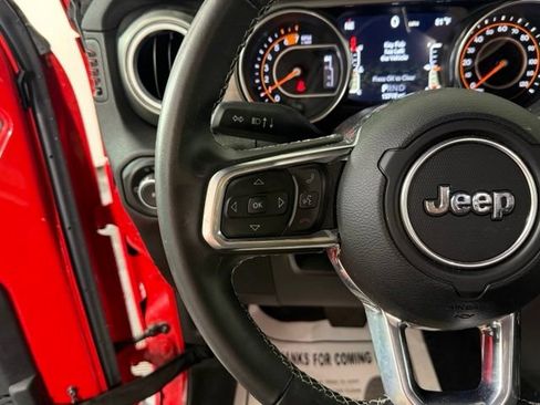 Used 2022 Jeep Wrangler Unlimited Sahara w/ LED Lighting Group AWD/4WD image 40
