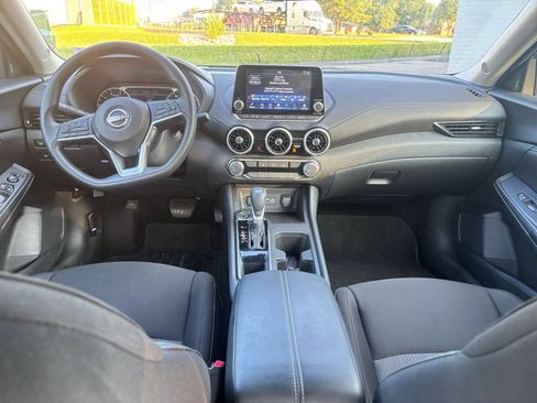 Used 2025 Nissan Sentra SV FWD image 30