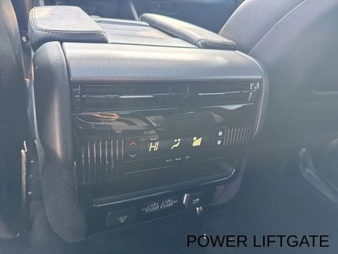 Used 2024 Jeep Wagoneer Series II image 12