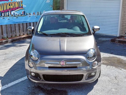 Used 2017 FIAT 500 Pop w/ Sport Appearance Package FWD image 2