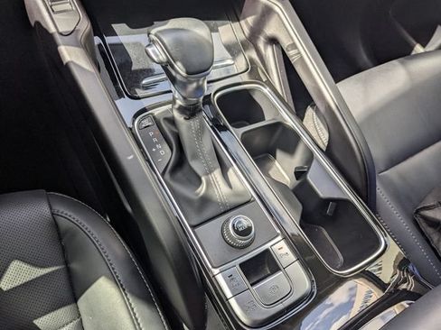 Used 2025 Kia Telluride S FWD image 25