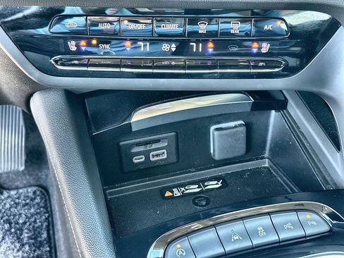 Certified 2023 Buick Envision Avenir image 27