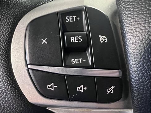 Used 2024 Ford Explorer XLT w/ Equipment Group 202A AWD/4WD image 28
