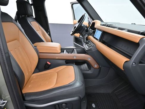 Used 2020 Land Rover Defender 110 X image 24