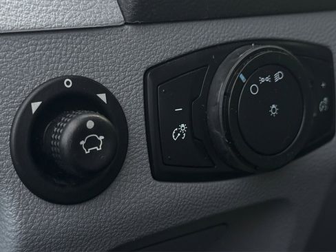 Used 2017 Ford Transit 350 XL image 36