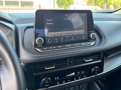 Used 2025 Nissan Rogue SV FWD image 20
