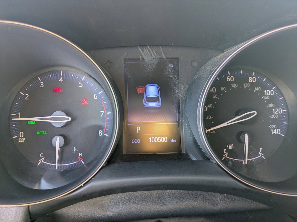Used 2019 Toyota C-HR XLE FWD image 10