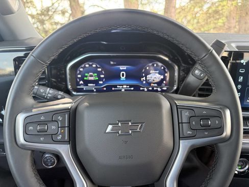 Used 2024 Chevrolet Silverado 1500 RST w/ Z71 Off-Road Package image 14