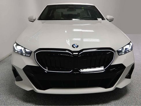 New 2026 BMW 530i w/ M Sport Package image 2