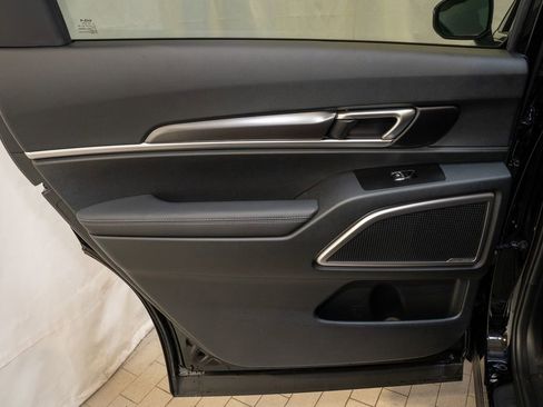 New 2025 Kia Telluride S image 13