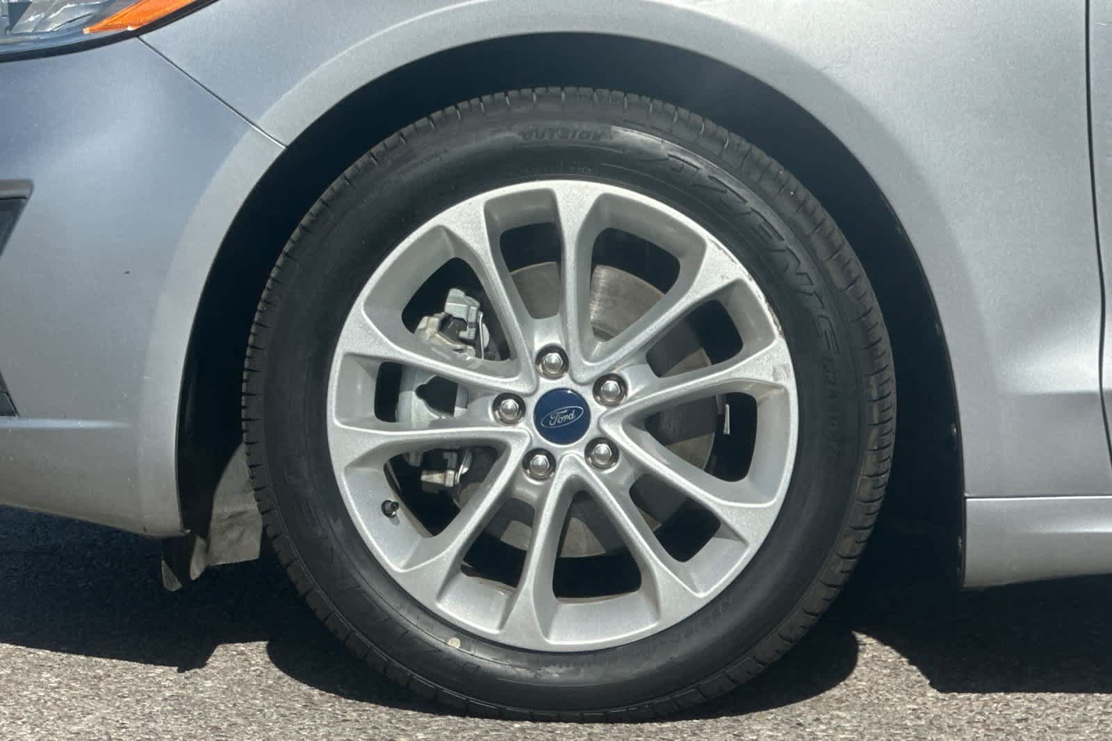Certified 2020 Ford Fusion SE FWD image 26