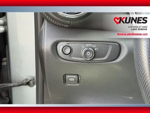 Used 2025 Chevrolet Blazer LT image 46