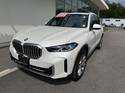 Certified 2024 BMW X5 xDrive40i w/ Premium Package AWD/4WD image 3