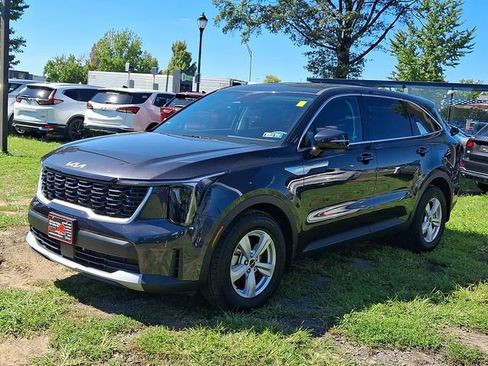Used 2026 Kia Sorento LX FWD image 3