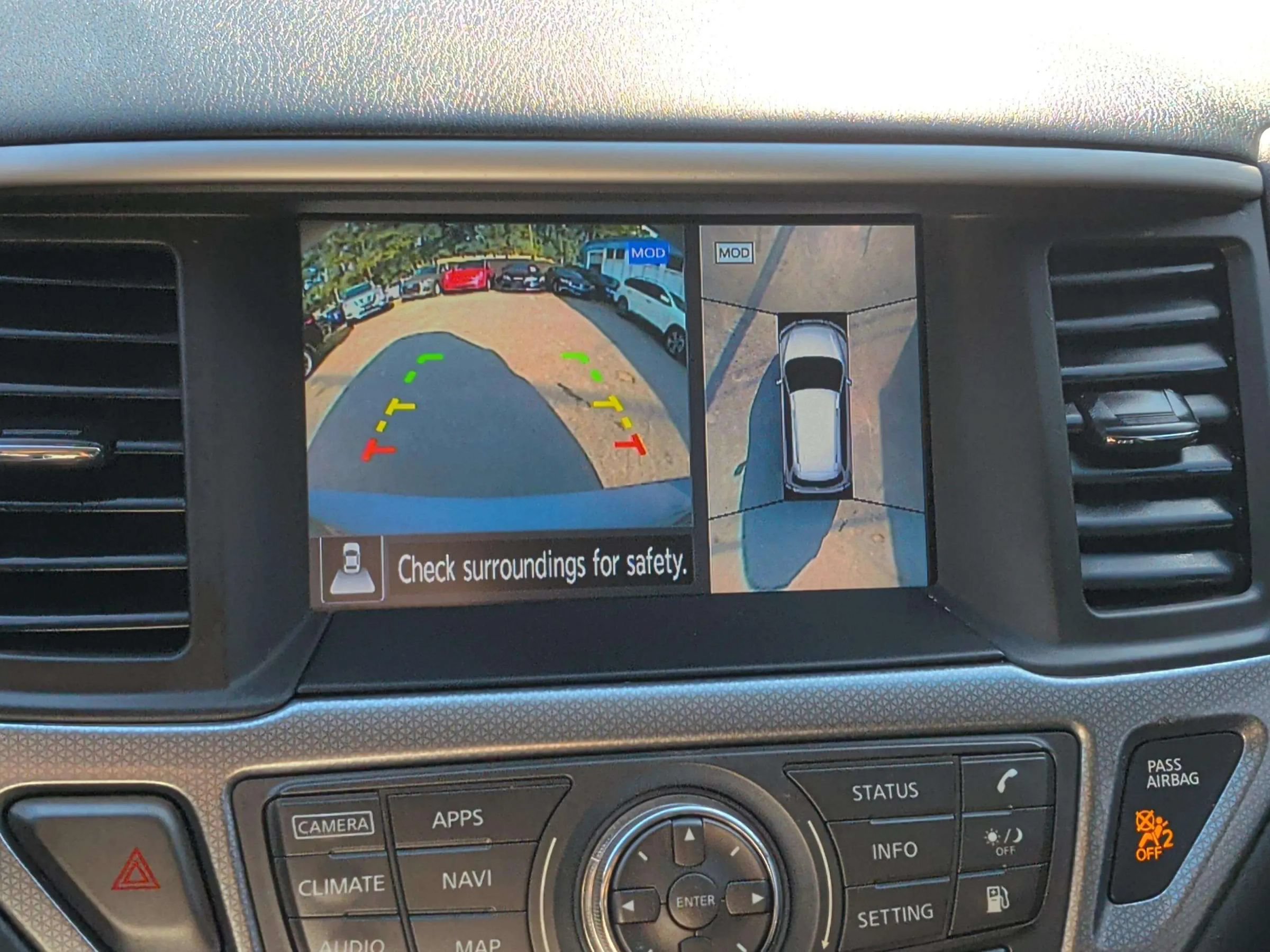 Used 2020 Nissan Pathfinder SL FWD image 17
