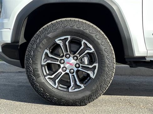 Used 2025 GMC Canyon AT4 image 23