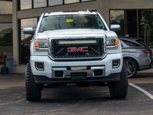 Used 2015 GMC Sierra 2500 Denali w/ Duramax Plus Package AWD/4WD image 7
