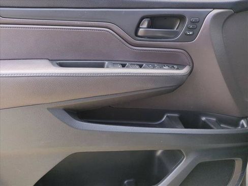 Used 2018 Honda Odyssey EX-L image 11