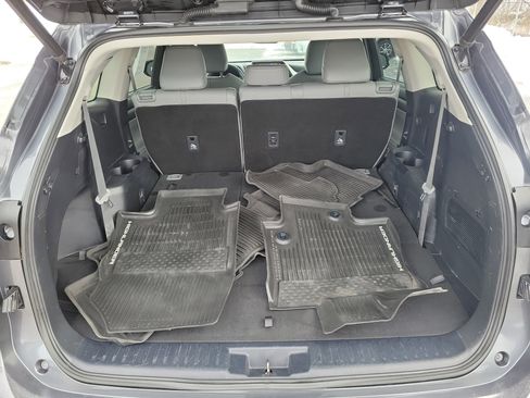 Used 2020 Toyota Highlander XLE image 8