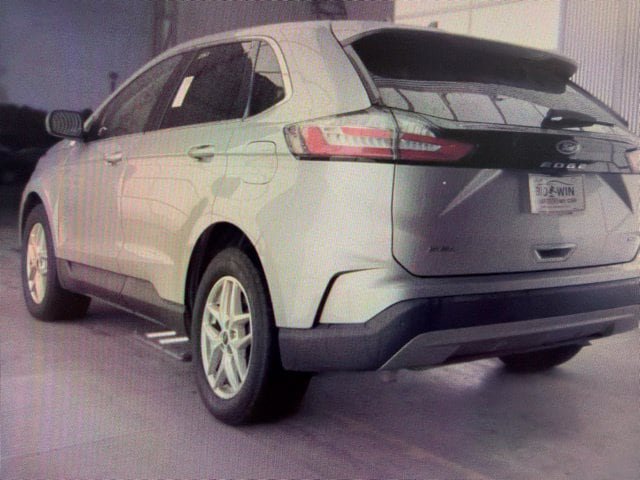Used 2023 Ford Edge SEL AWD/4WD image 10