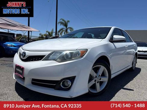 Used 2012 Toyota Camry SE FWD image 1