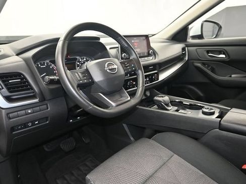 Used 2025 Nissan Rogue SV AWD/4WD image 8