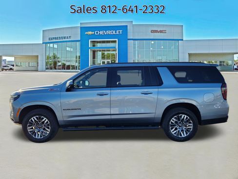 Used 2025 Chevrolet Suburban Z71 image 4