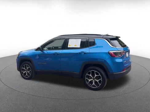 Used 2025 Jeep Compass Limited AWD/4WD image 8