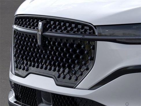 New 2026 Lincoln Nautilus Premier w/ Jet Appearance Package image 17