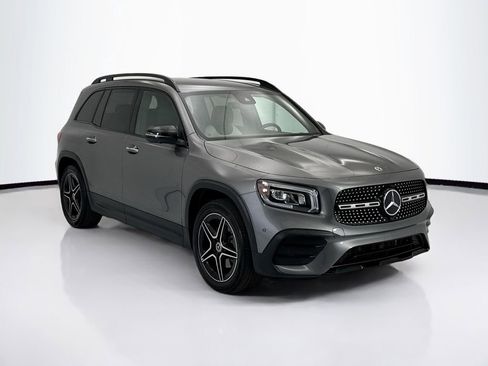 Used 2022 Mercedes-Benz GLB 250 4MATIC image 3