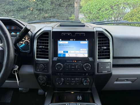 Used 2016 Ford F150 XLT w/ Equipment Group 302A Luxury image 11