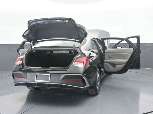 Used 2024 Hyundai Elantra SEL image 75