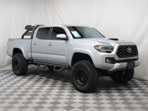 Used 2022 Toyota Tacoma TRD Sport image 1