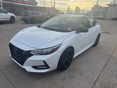 Used 2022 Nissan Sentra SR w/ Midnight Edition image 18