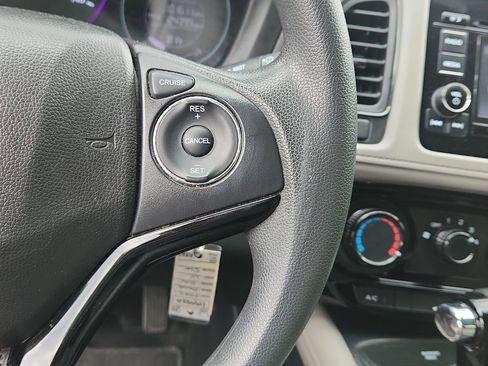 Used 2020 Honda HR-V LX image 21