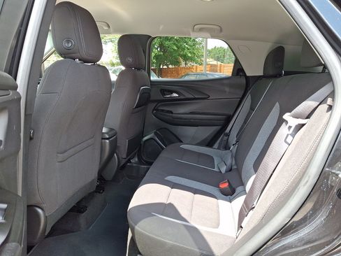 Used 2023 Chevrolet TrailBlazer LT FWD image 19