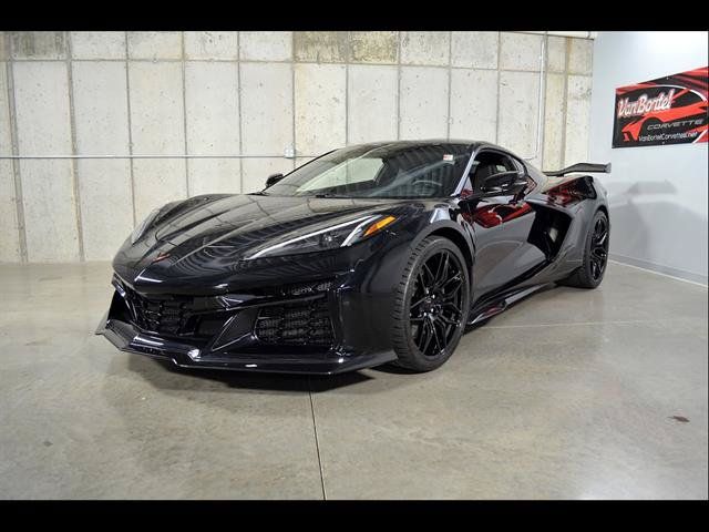 Used 2024 Chevrolet Corvette Z06 RWD image 4