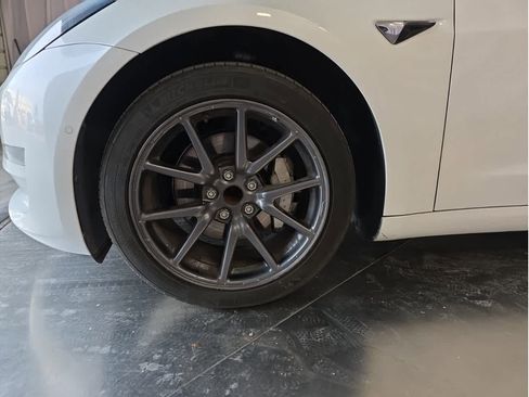 Used 2019 Tesla Model 3 Standard Range image 3