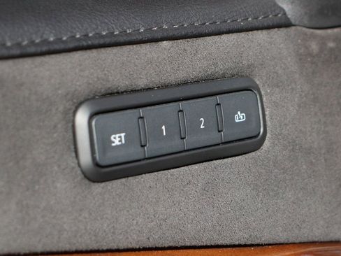 Used 2020 Cadillac Escalade ESV Luxury image 18