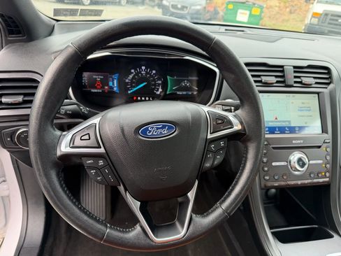 Used 2020 Ford Fusion Energi Titanium image 15