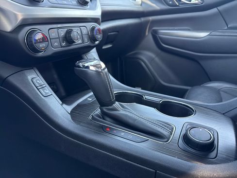 Used 2018 GMC Acadia SLT w/ LPO, Floor Liner Package FWD image 24