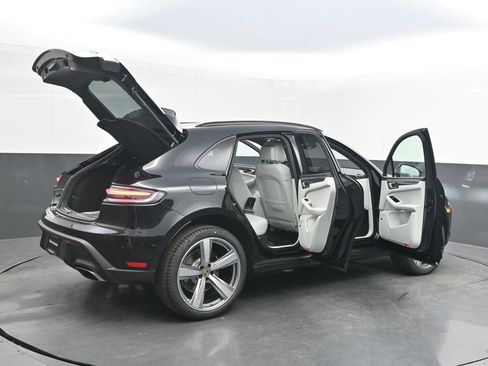 New 2026 Porsche Macan AWD/4WD image 37