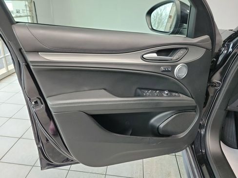 Used 2024 Alfa Romeo Stelvio Ti image 44