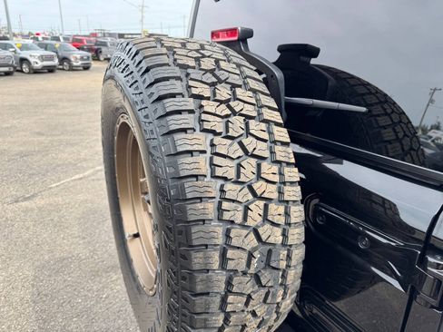 Used 2021 Jeep Wrangler Unlimited Sahara AWD/4WD image 54