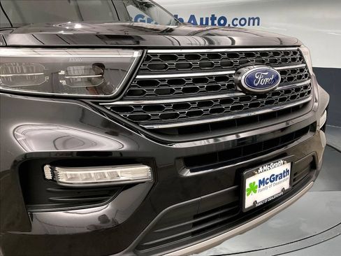 Used 2020 Ford Explorer XLT w/ Equipment Group 202A AWD/4WD image 34